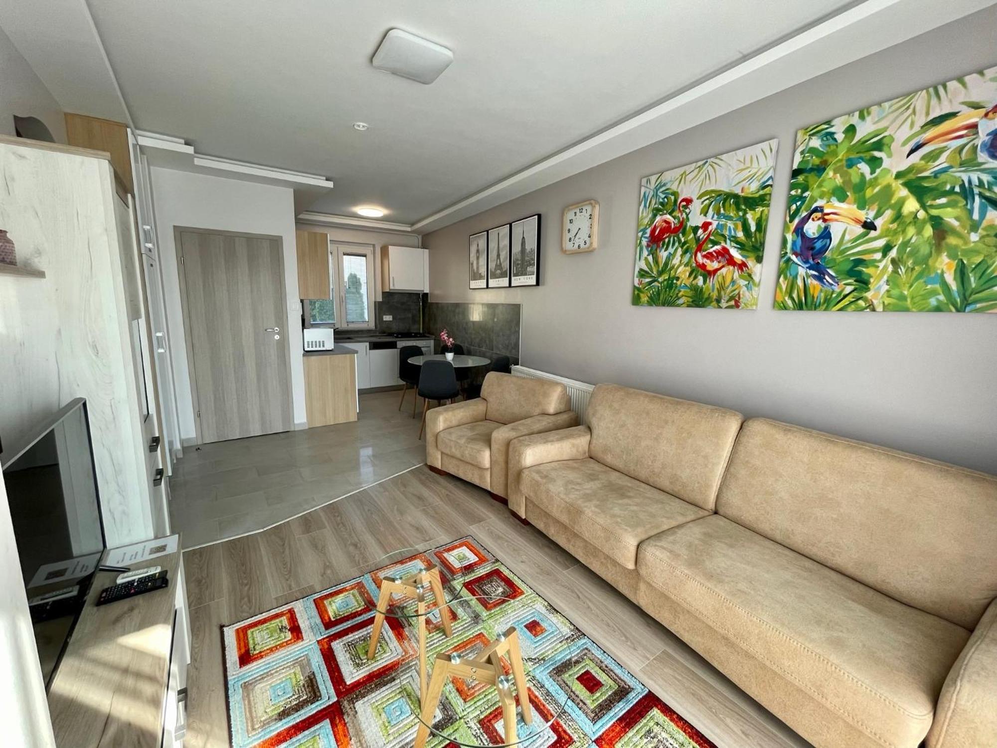 Lara Lux Apartment Hajduszoboszlo Exterior photo